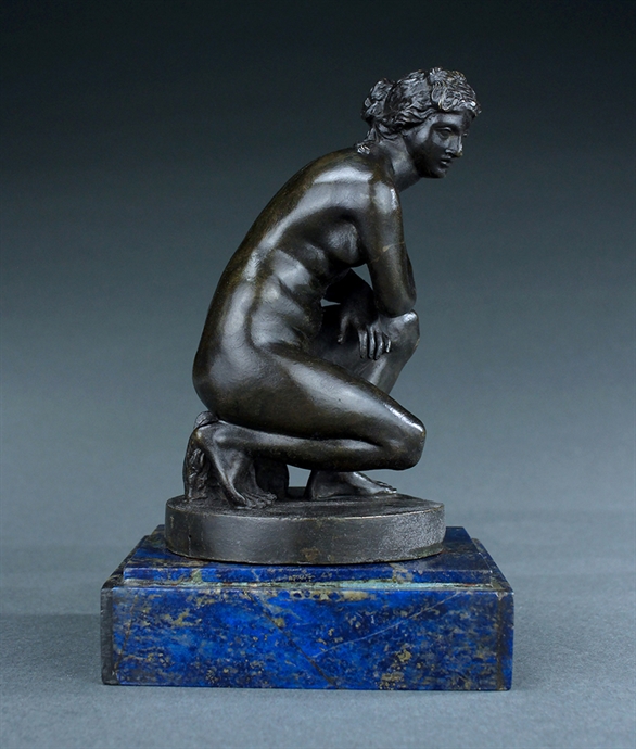 Picture of CA0443 18th century Grand Tour Cabinet Bronze of the Crouching Venus