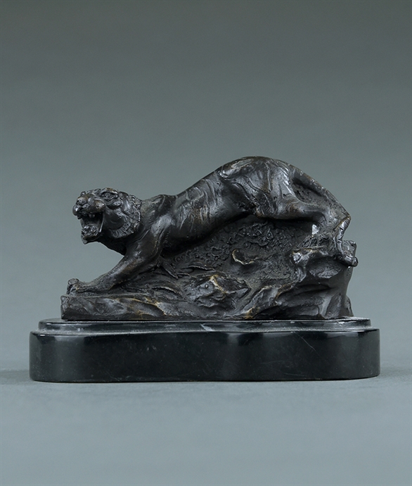 Picture of CA0185 Small Patinated Bronze Crouching Tiger 